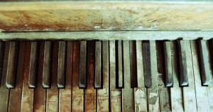 immagine pianoforte da restaurare